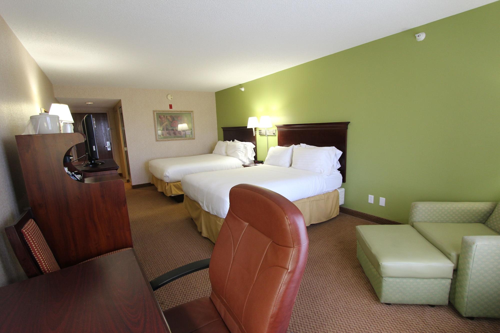 Baymont Inn & Suites By Wyndham Findlay Exterior photo